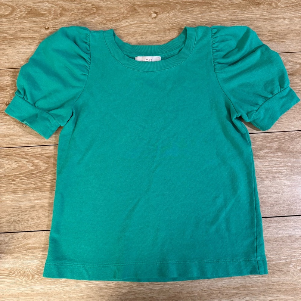 LOFT Green Puffed Sleeve Tee Size Small